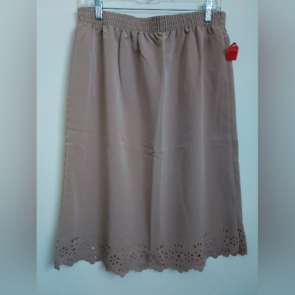 Cervelle skirt set - Picture 8 of 10